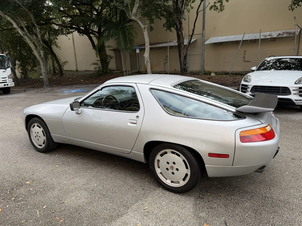 1987 Porsche 928 S4 - Image 10 of 31