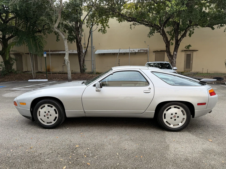 1987 Porsche 928 S4 - Image 11 of 31