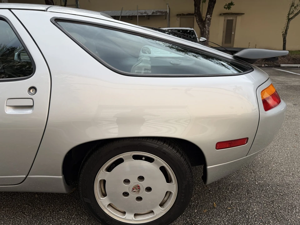 1987 Porsche 928 S4 - Image 28 of 31