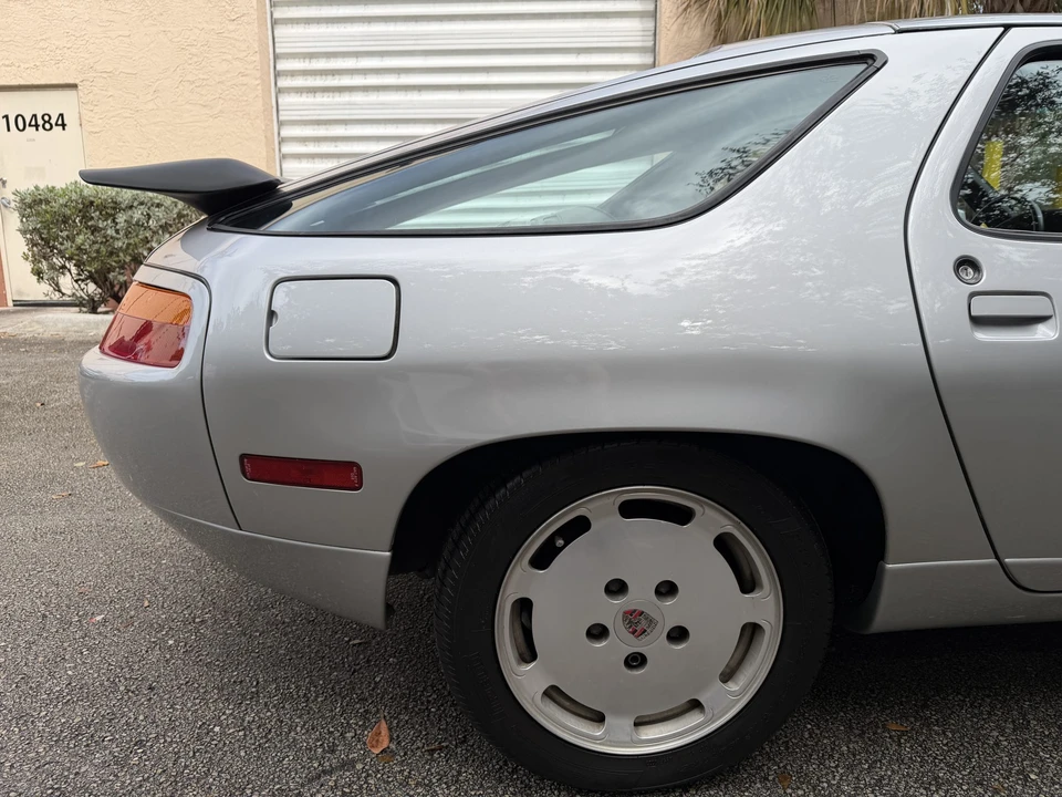 1987 Porsche 928 S4 - Image 30 of 31