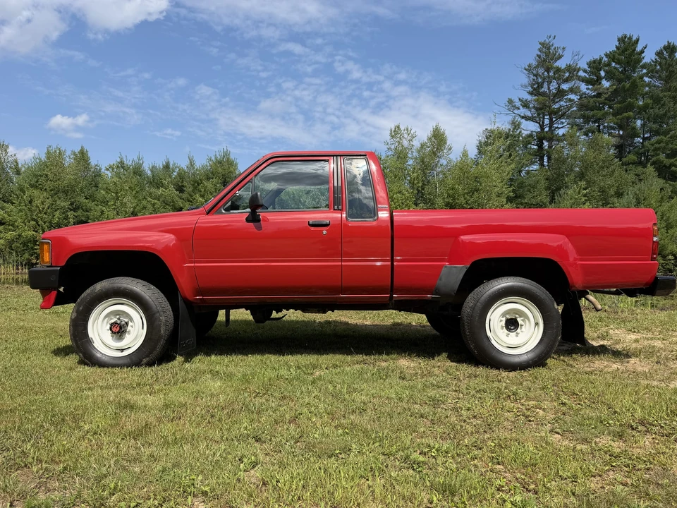 1987 Toyota Hilux 4th Gen - Image 4 of 31
