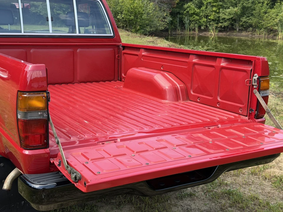 1987 Toyota Hilux 4th Gen - Image 28 of 31