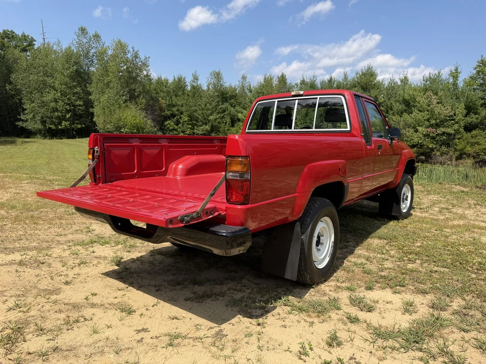 1987 Toyota Hilux 4th Gen - Image 13 of 31