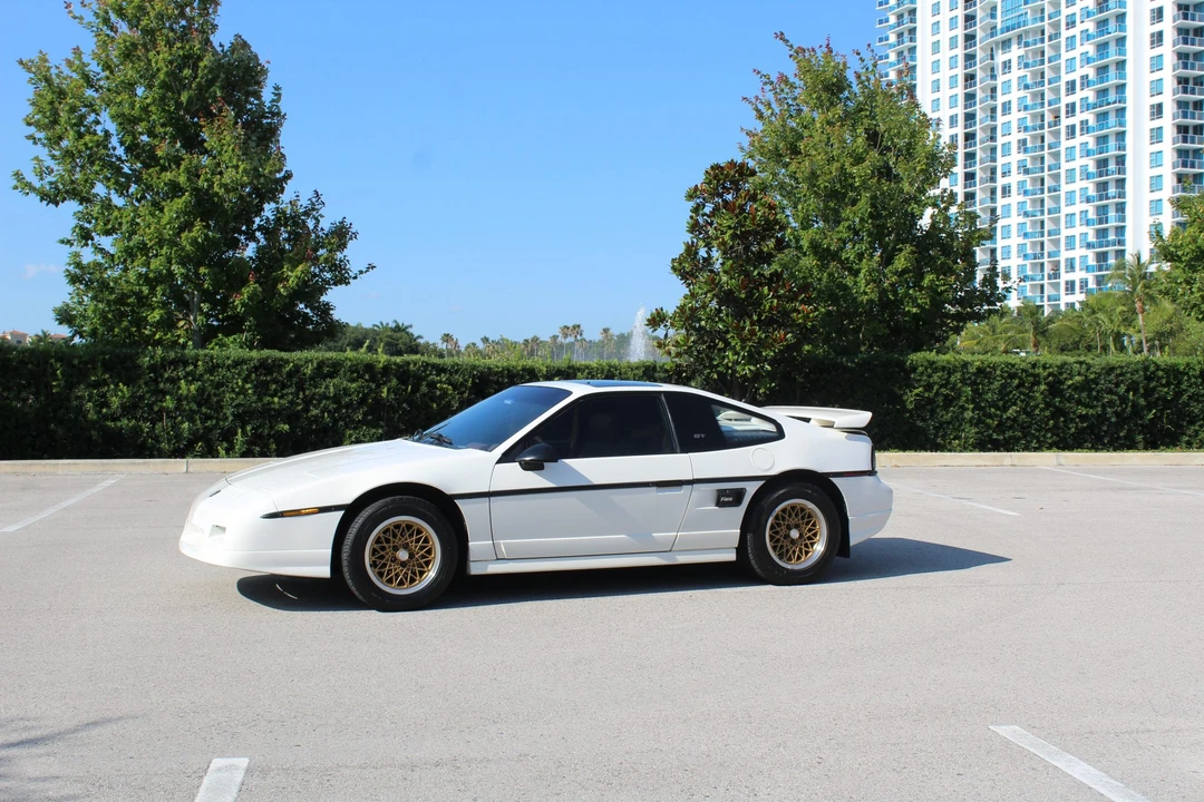 1988 Pontiac Fiero GT - Image 2 of 31