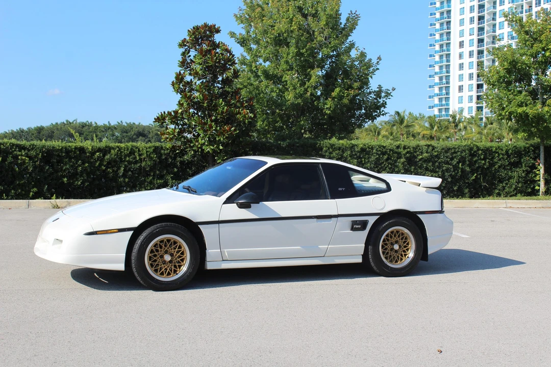 1988 Pontiac Fiero GT - Image 3 of 31
