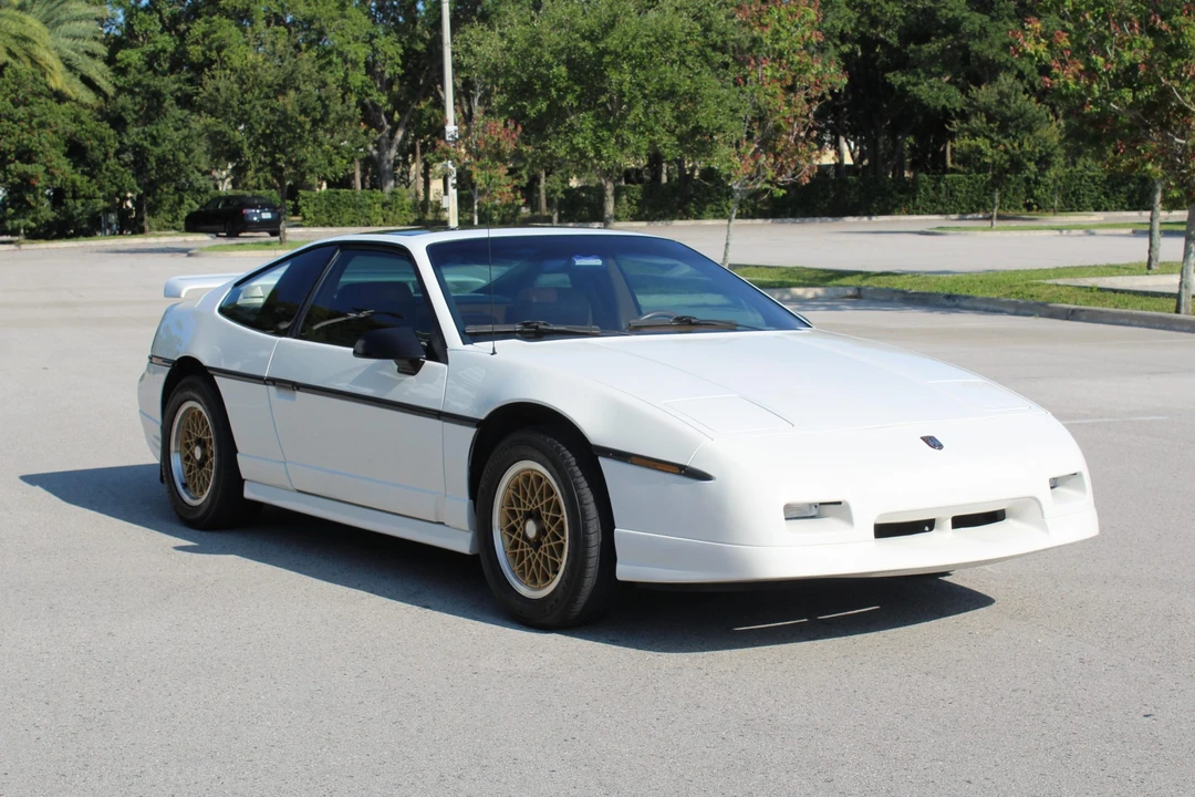 1988 Pontiac Fiero GT - Image 7 of 31