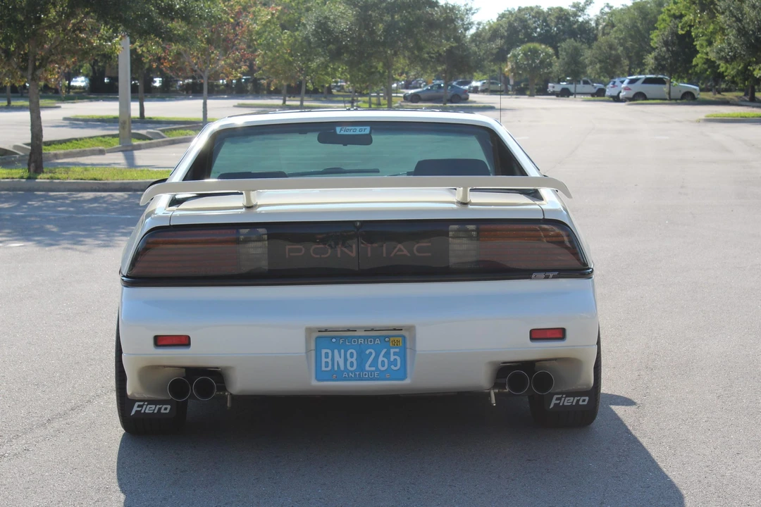 1988 Pontiac Fiero GT - Image 18 of 31