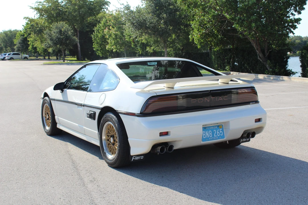 1988 Pontiac Fiero GT - Image 19 of 31
