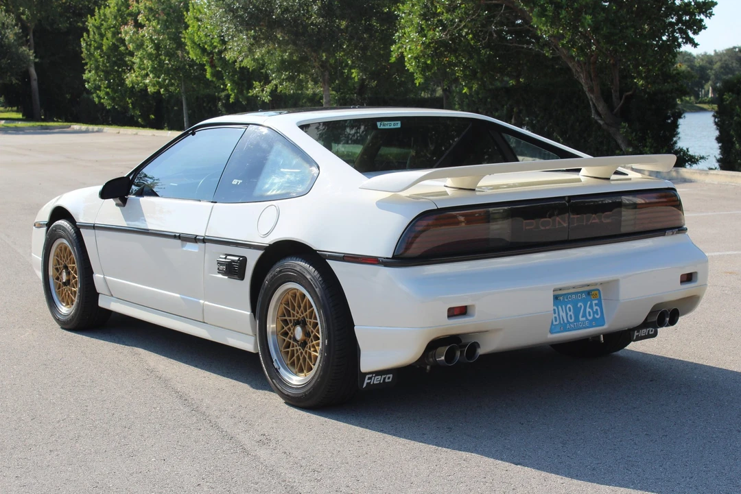 1988 Pontiac Fiero GT - Image 20 of 31