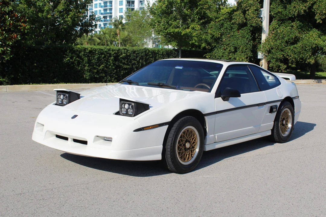 1988 Pontiac Fiero GT - Image 27 of 31