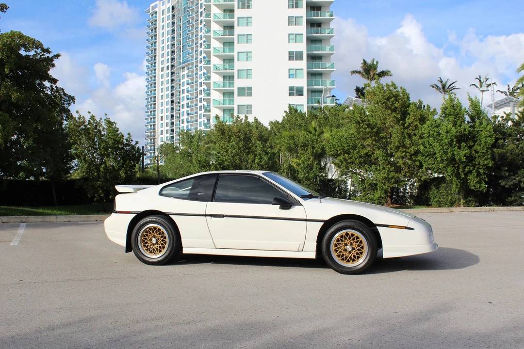 1988 Pontiac Fiero GT - Image 9 of 31