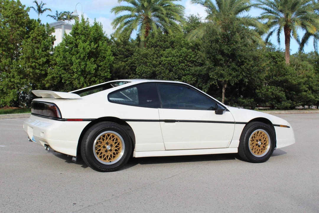 1988 Pontiac Fiero GT - Image 14 of 31