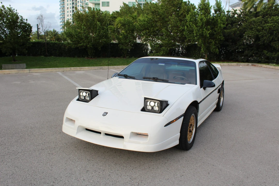 1988 Pontiac Fiero GT - Image 28 of 31