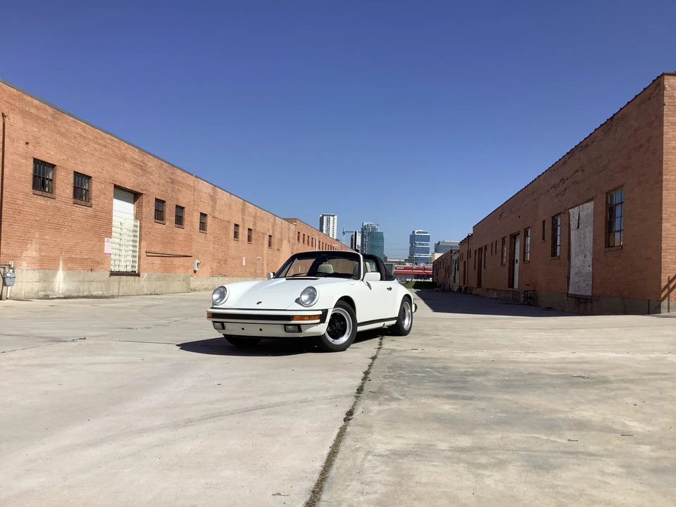 1989 Porsche 911 Carrera 3.2 - Image 8 of 31