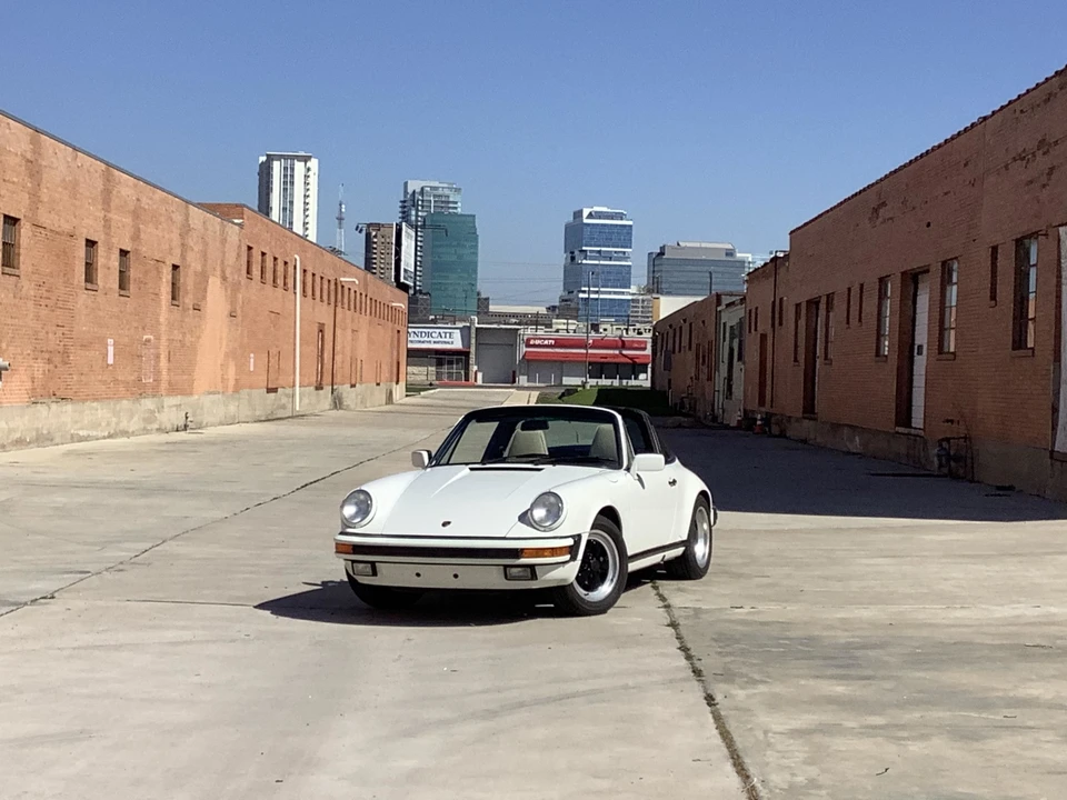 1989 Porsche 911 Carrera 3.2 - Image 7 of 31