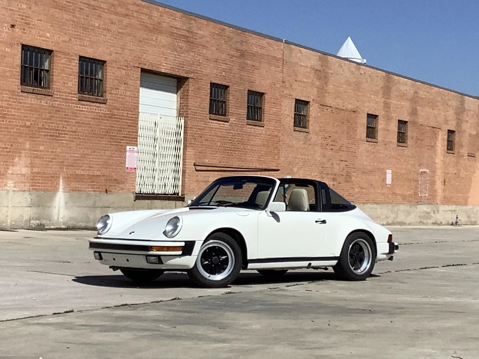 1989 Porsche 911 Carrera 3.2 - Image 27 of 31