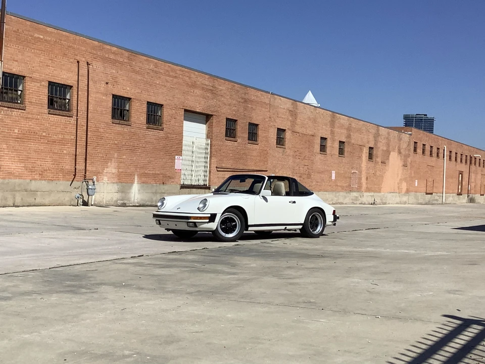 1989 Porsche 911 Carrera 3.2 - Image 25 of 31