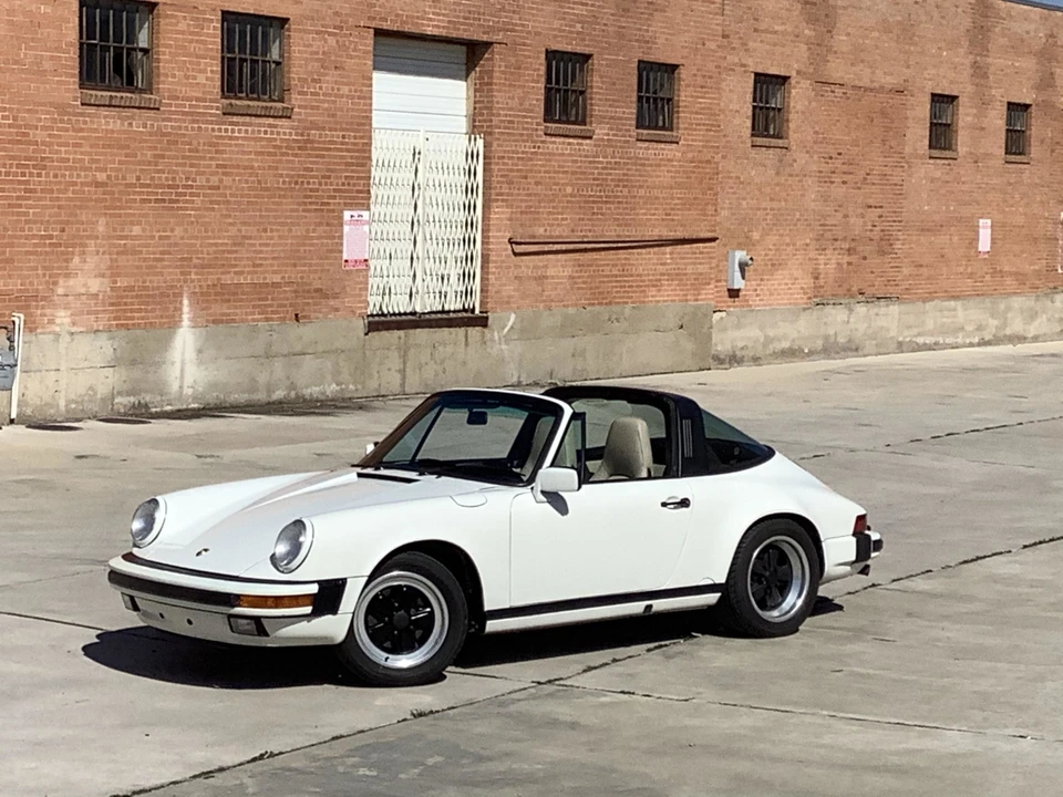 1989 Porsche 911 Carrera 3.2 - Image 28 of 31
