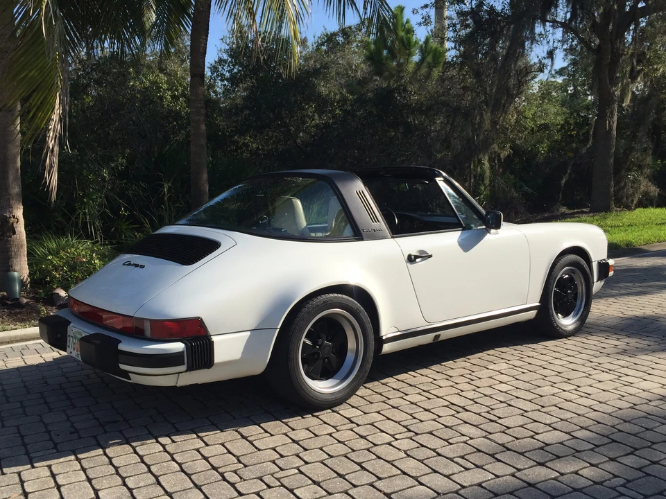 1989 Porsche 911 Carrera 3.2 - Image 13 of 31
