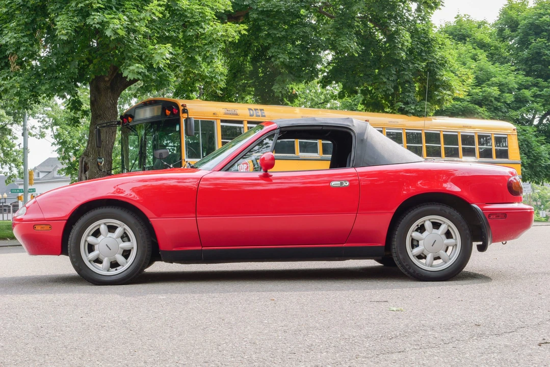 1990 Mazda NA MX-5 Miata - Image 16 of 31