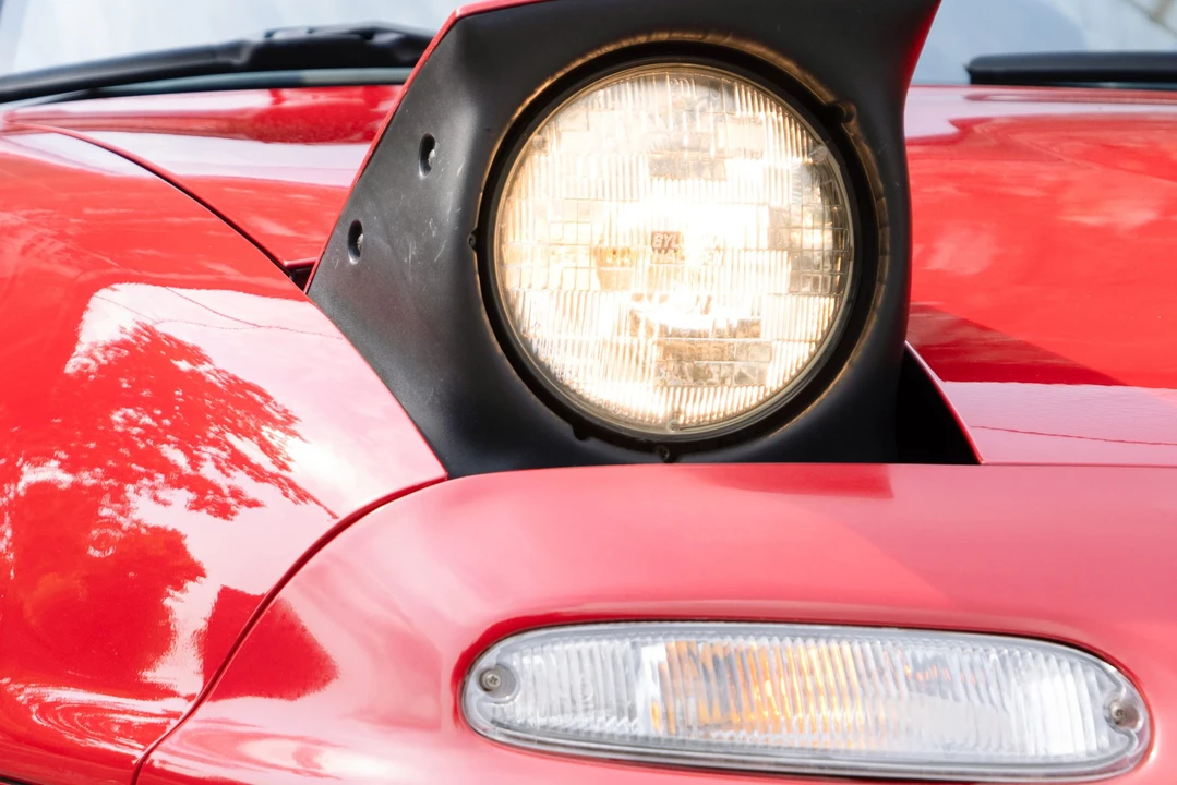 1990 Mazda NA MX-5 Miata - Image 27 of 31