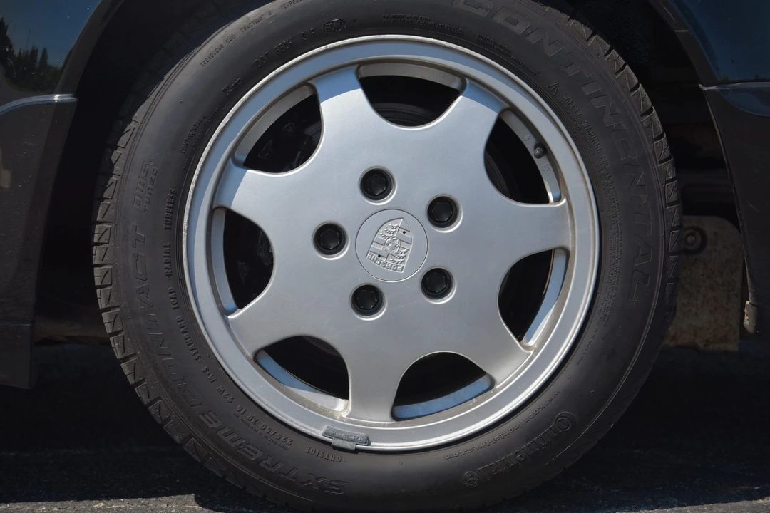 1990 Porsche 964 Carrera 4 - Image 25 of 31