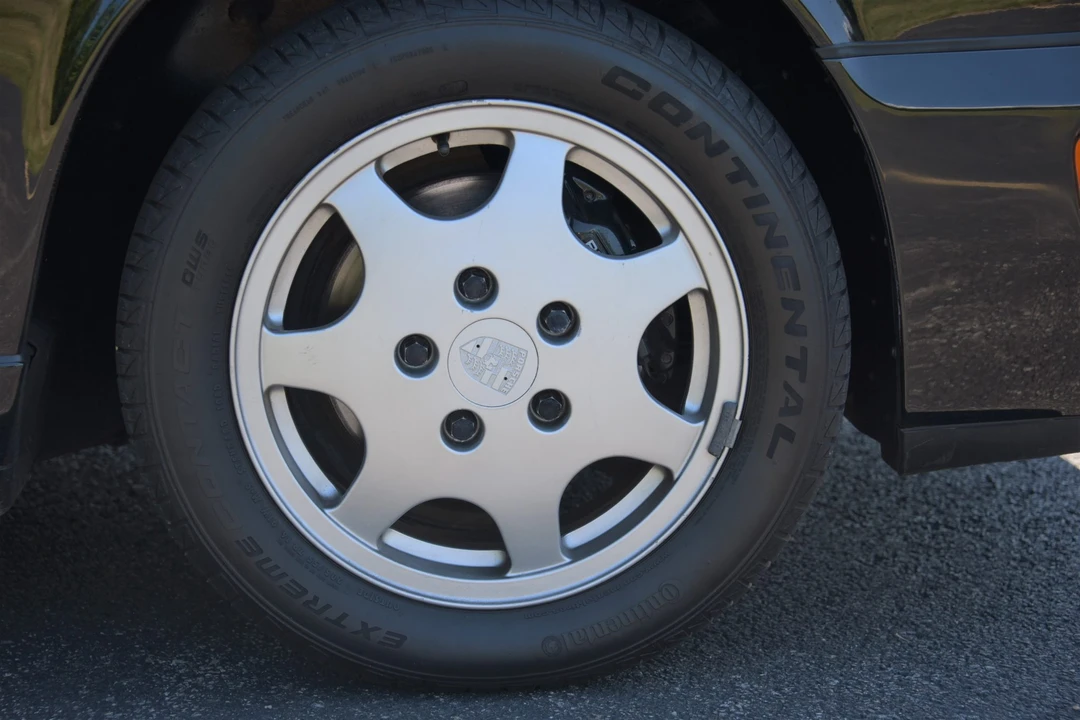 1990 Porsche 964 Carrera 4 - Image 27 of 31