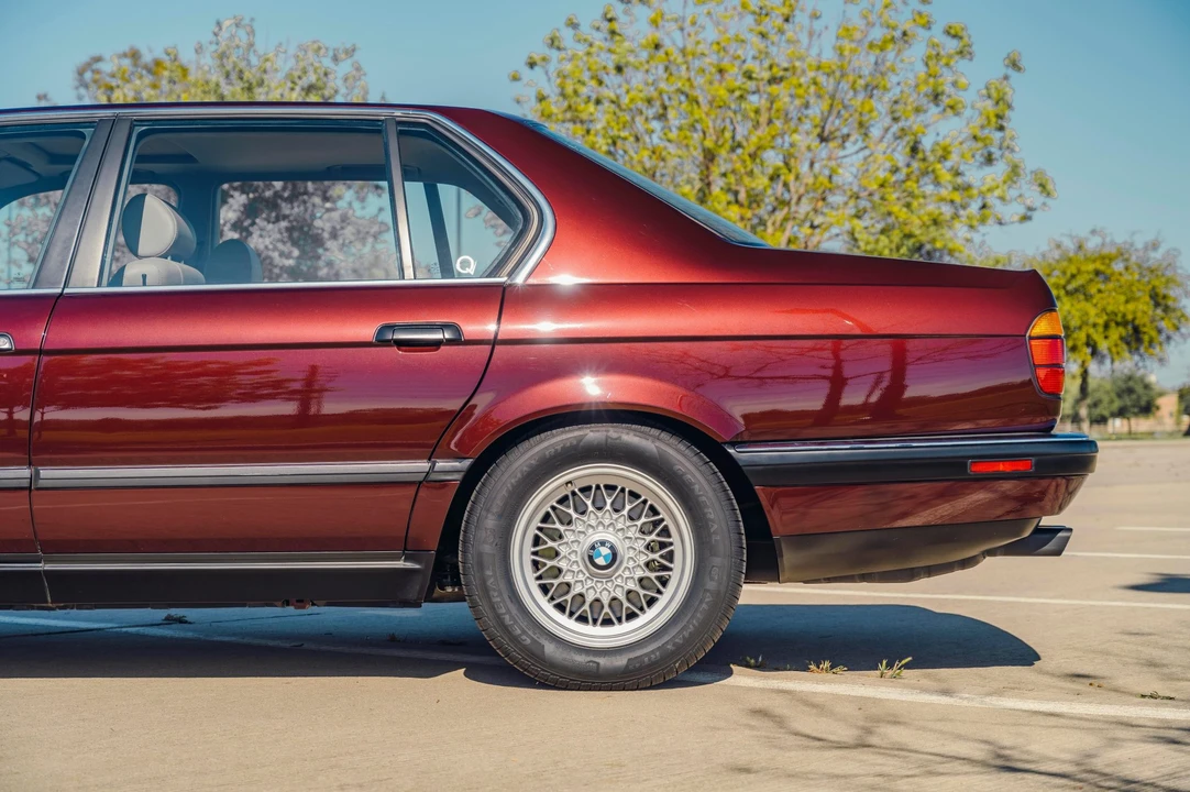 1991 BMW E32 7 Series - Image 22 of 31