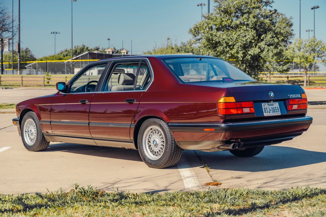 1991 BMW E32 7 Series - Image 17 of 31
