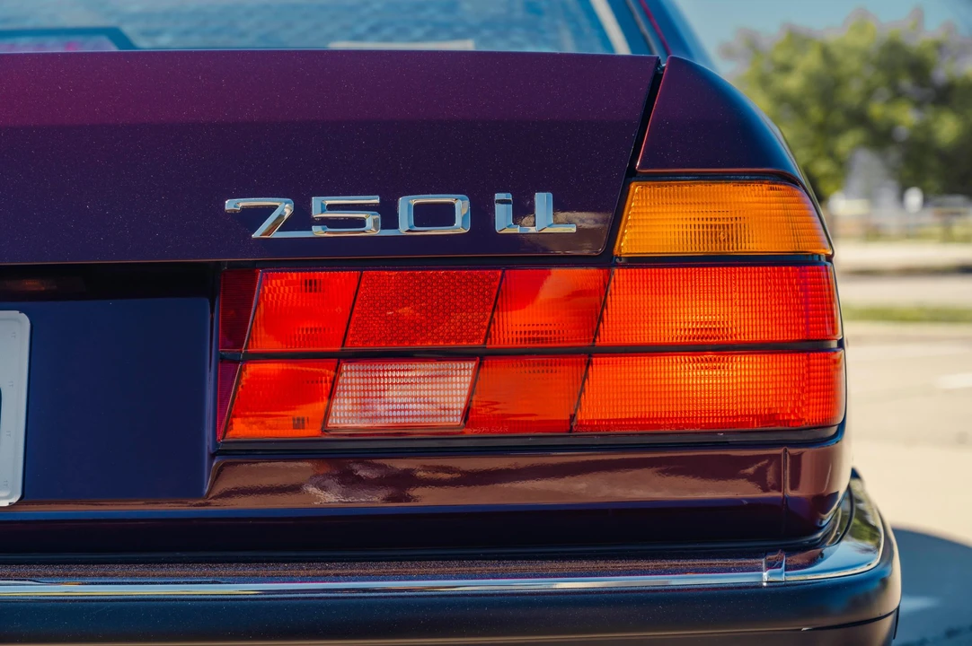 1991 BMW E32 7 Series - Image 29 of 31