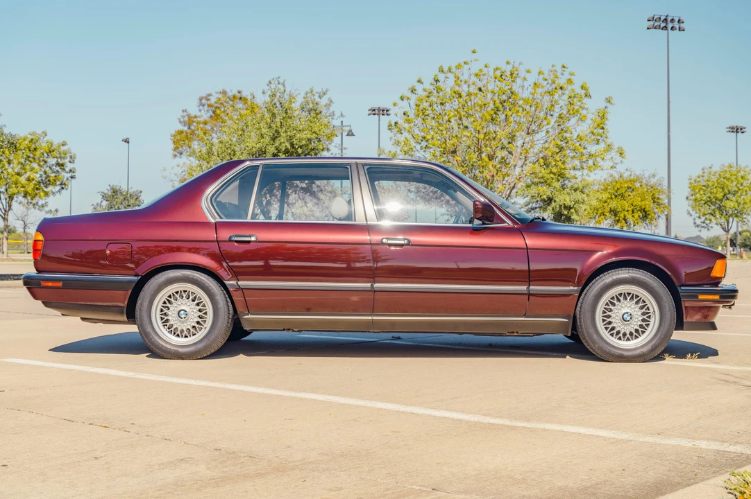 1991 BMW E32 7 Series - Image 11 of 31