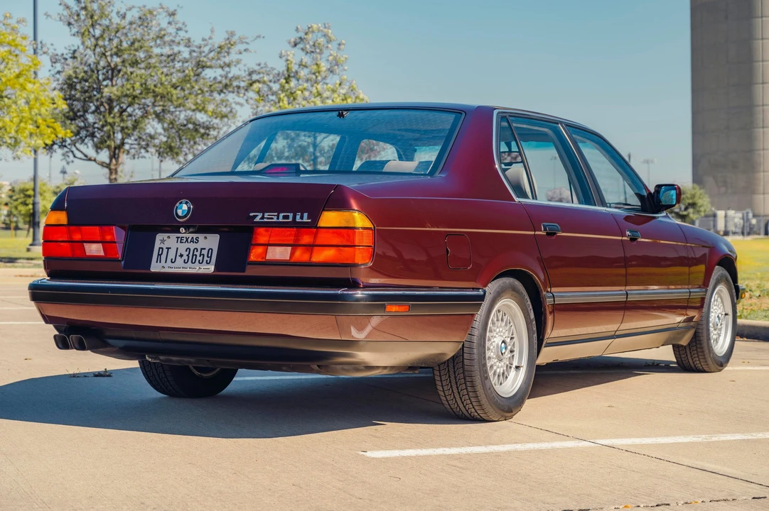 1991 BMW E32 7 Series - Image 14 of 31