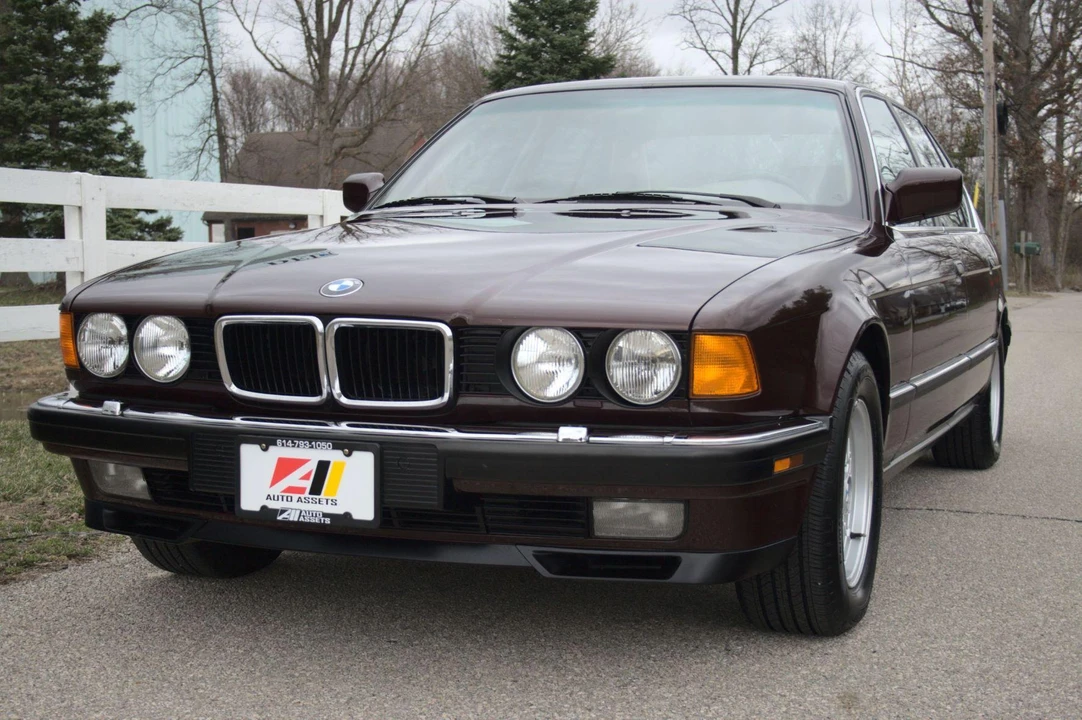 1991 BMW E32 7 Series - Image 2 of 31