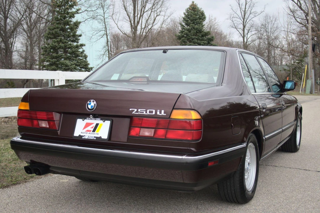1991 BMW E32 7 Series - Image 8 of 31