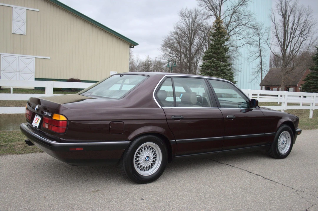 1991 BMW E32 7 Series - Image 9 of 31