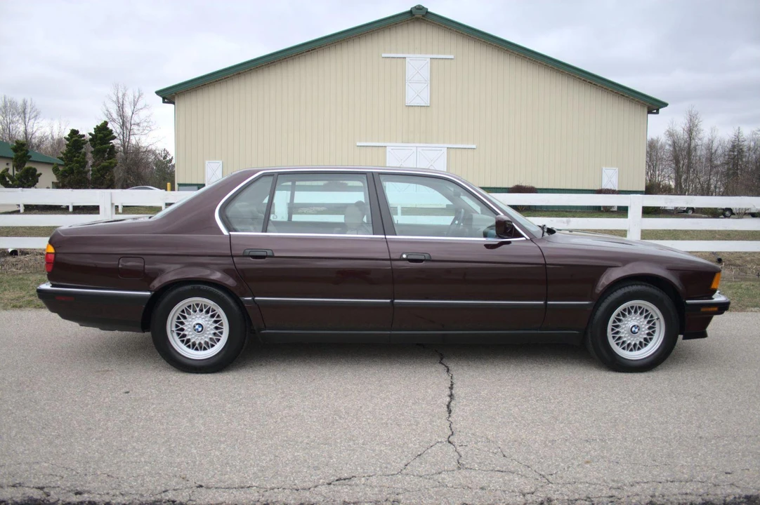 1991 BMW E32 7 Series - Image 10 of 31