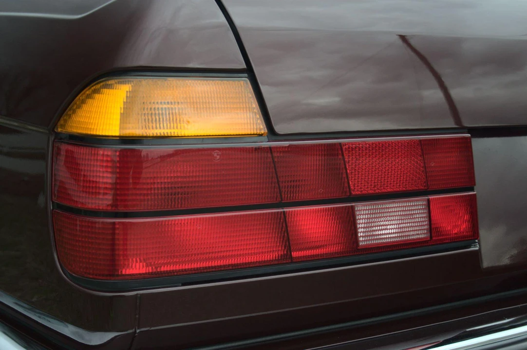 1991 BMW E32 7 Series - Image 29 of 31