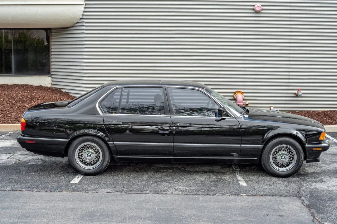 1993 BMW E32 7 Series - Image 11 of 31