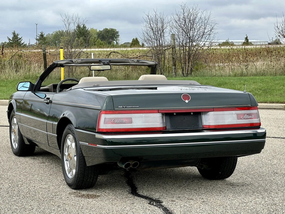 1993 Cadillac Allante - Image 10 of 31