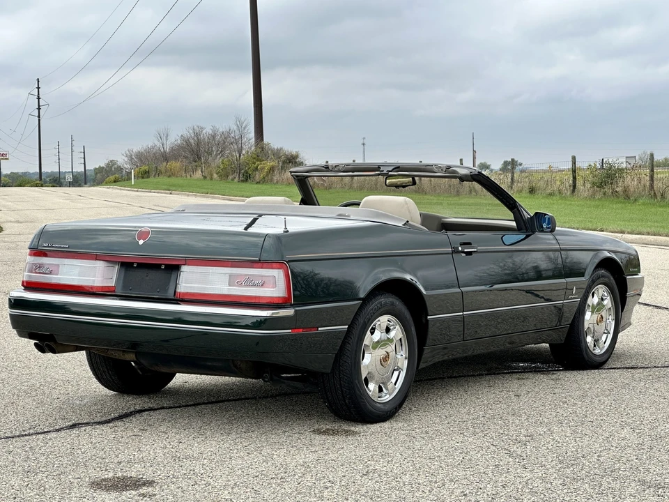 1993 Cadillac Allante - Image 11 of 31