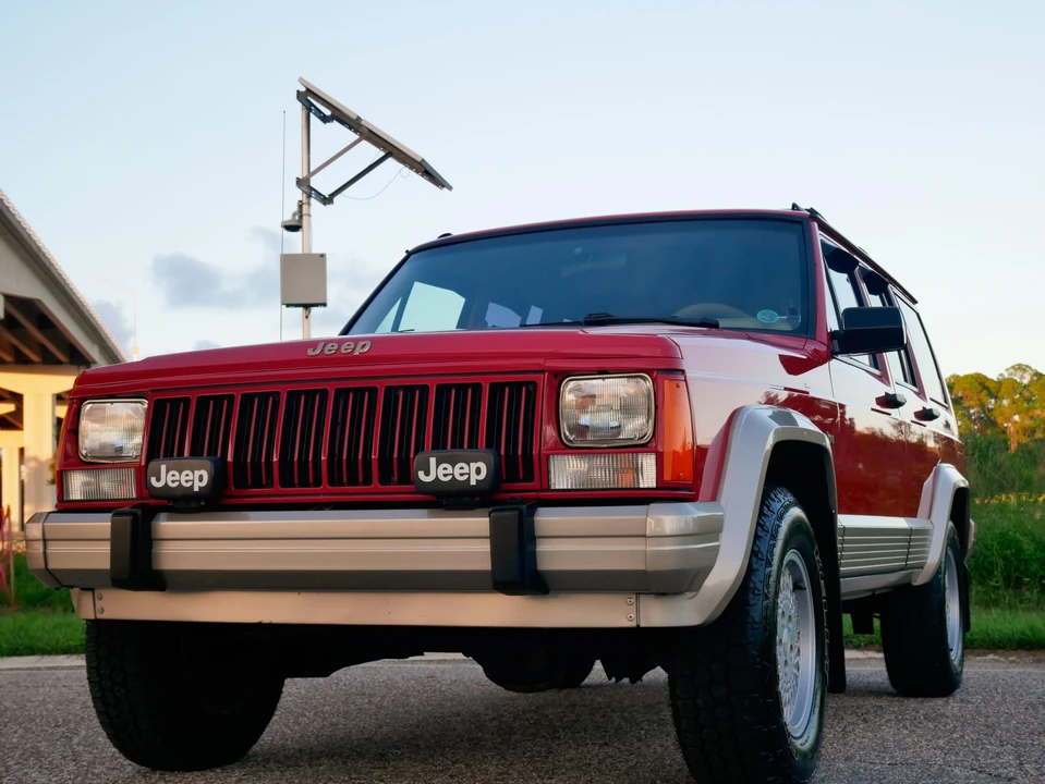 1993 Jeep XJ Cherokee - Image 14 of 31
