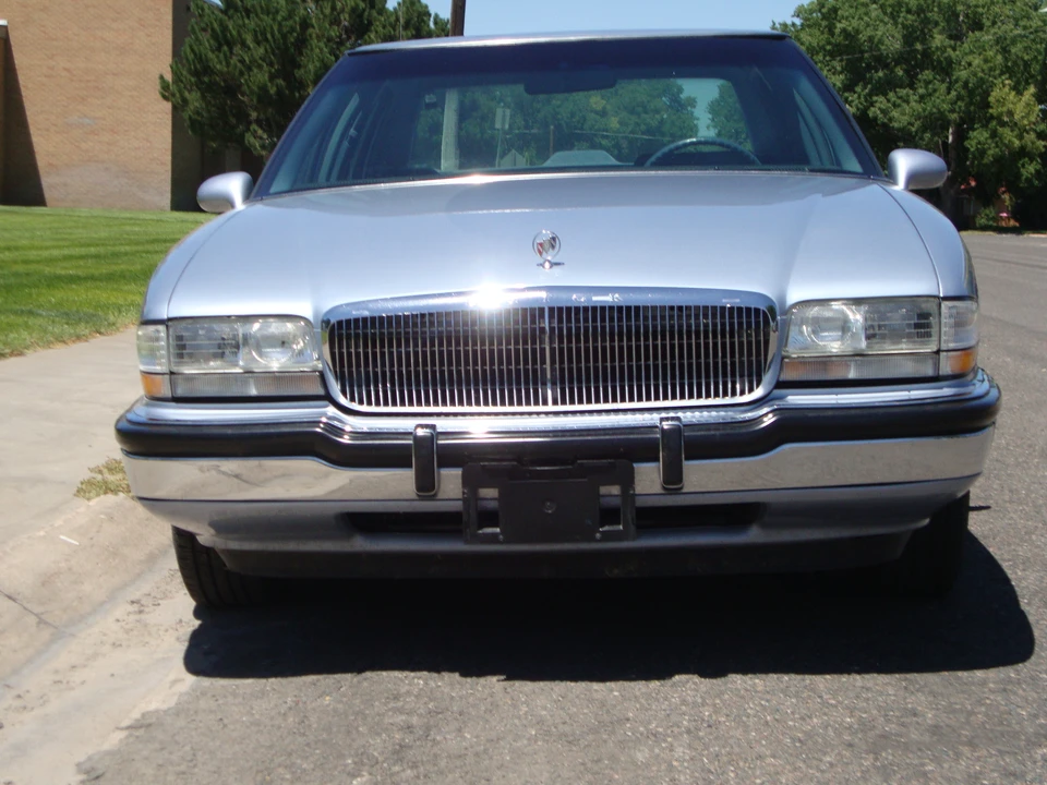 1994 Buick Park Avenue - Image 7 of 31