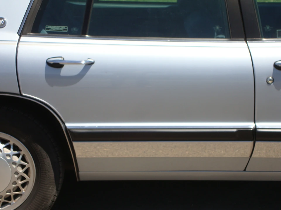 1994 Buick Park Avenue - Image 14 of 31