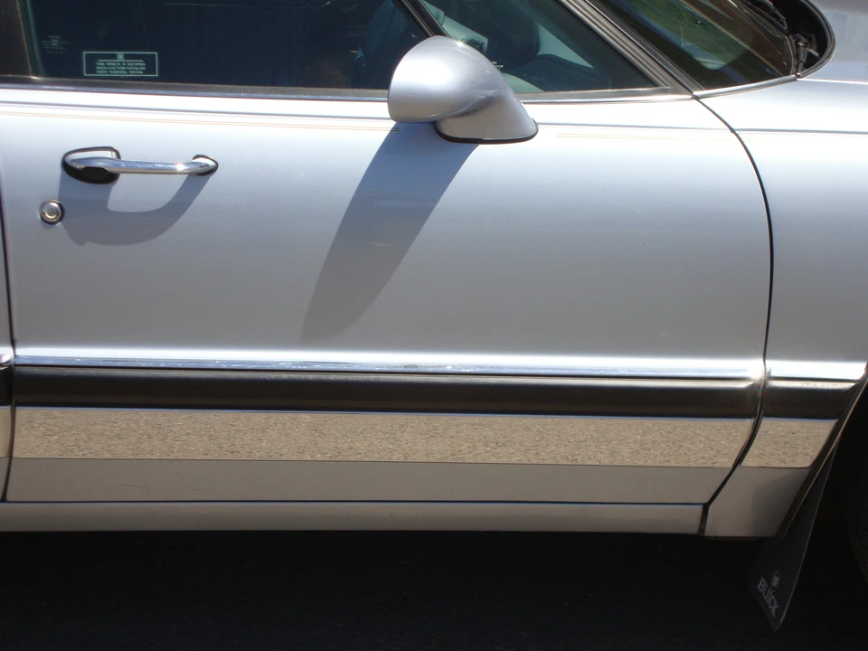 1994 Buick Park Avenue - Image 15 of 31