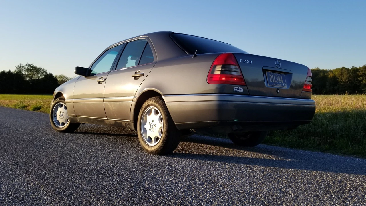 1995 Mercedes-Benz W202 C-Class - Image 8 of 31