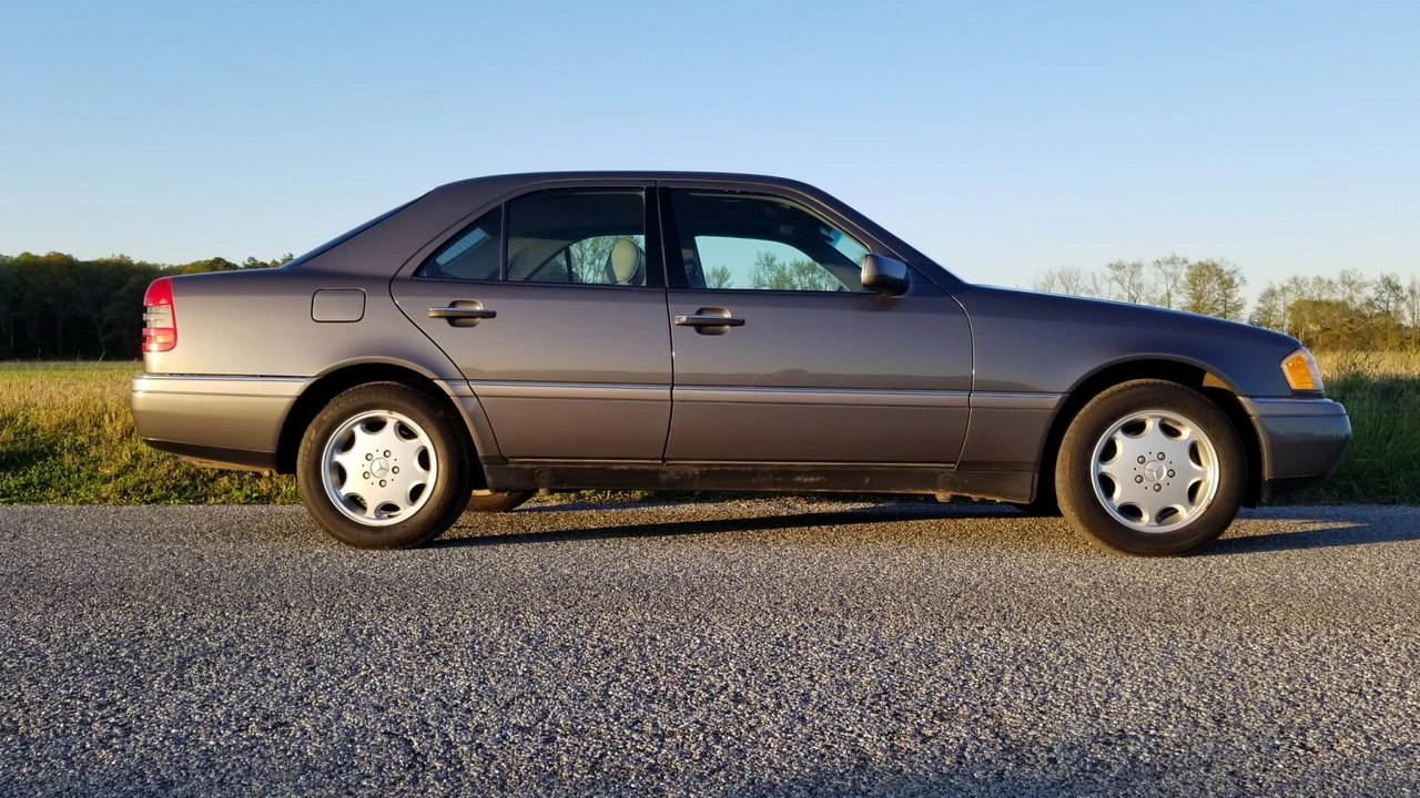 1995 Mercedes-Benz W202 C-Class - Image 27 of 31