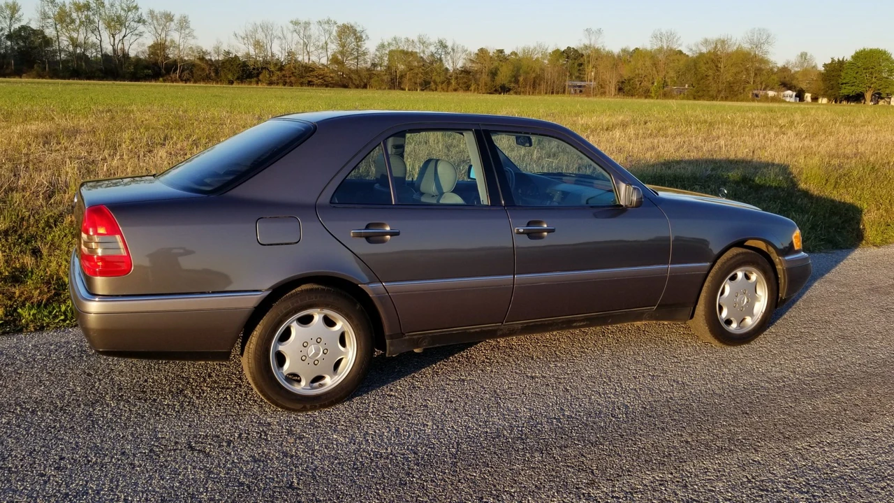 1995 Mercedes-Benz W202 C-Class - Image 25 of 31