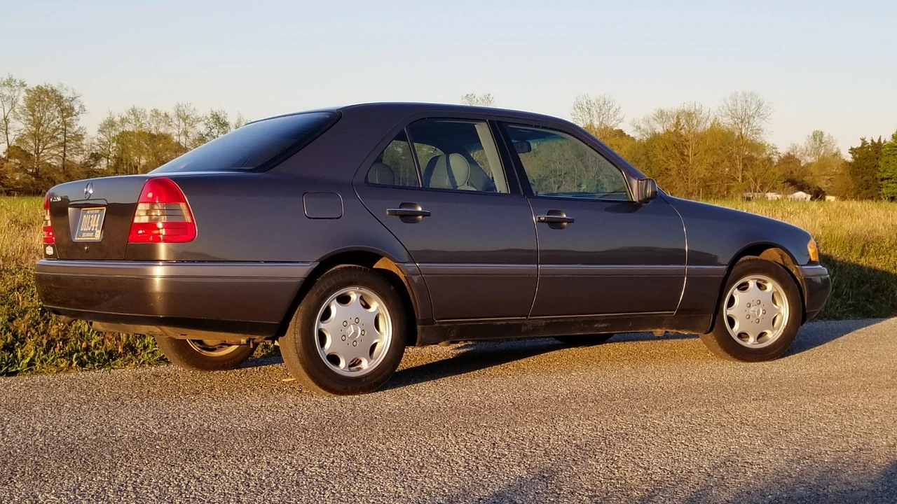 1995 Mercedes-Benz W202 C-Class - Image 24 of 31