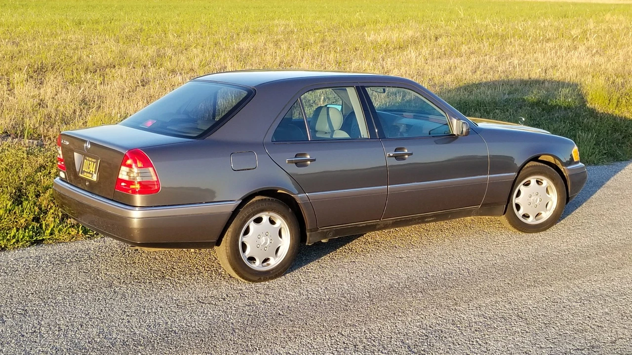 1995 Mercedes-Benz W202 C-Class - Image 23 of 31