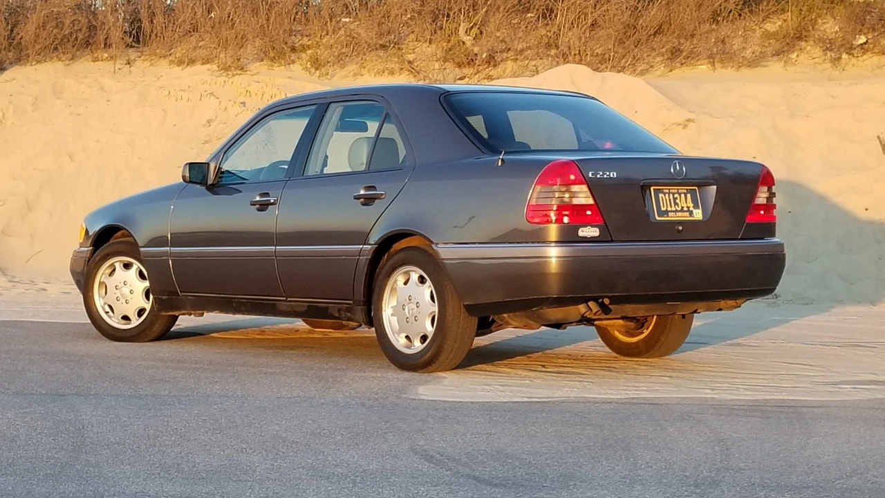 1995 Mercedes-Benz W202 C-Class - Image 4 of 31